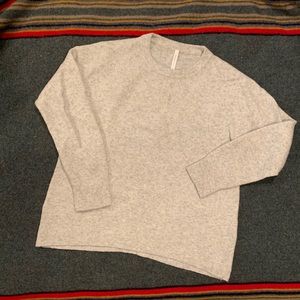 Aritzia Babaton Thurlow Sweater